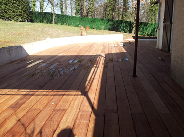 Terrasse en bois exotique à Lyon